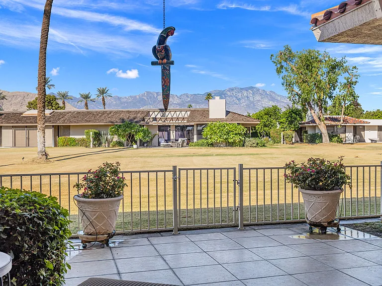 10 Whittier Ct — Photo 24