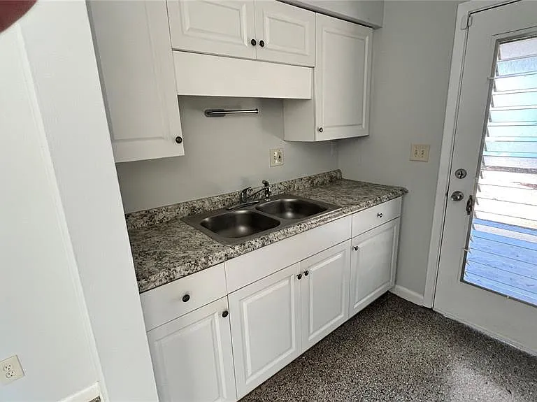 2323 Belmar Dr — Photo 7