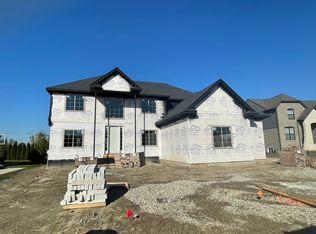 8901 Softail Ln, Shelby Township, MI 48316