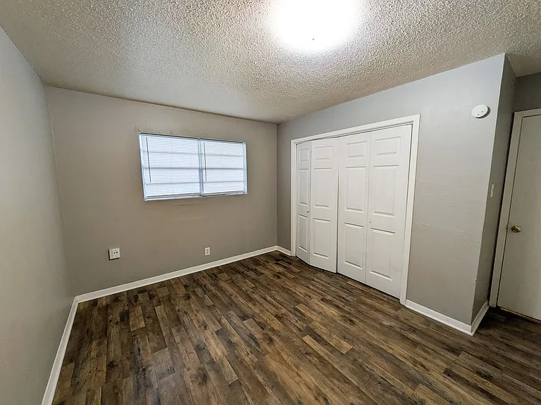 893-905 Campus St — Photo 27