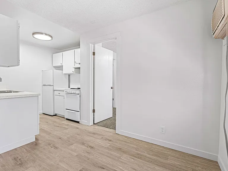 Roosevelt Apartments — Photo 48