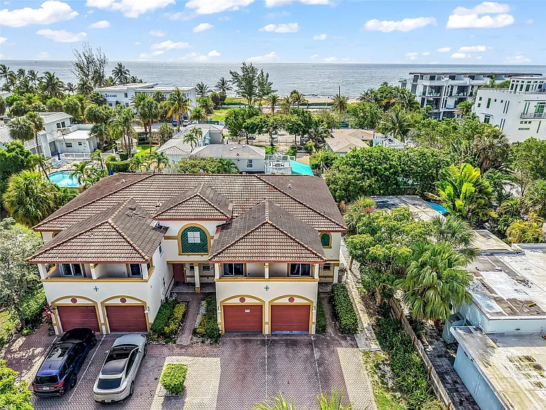 512 S Ocean Blvd — Photo 2