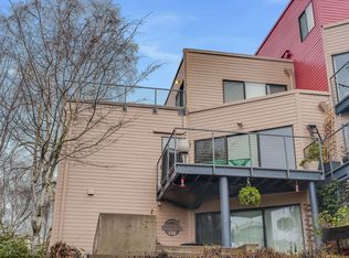 710 NW Naito Pkwy APT C3, Portland, OR 97209