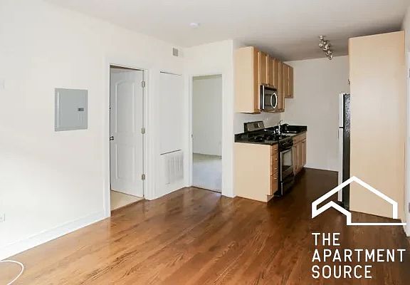 2nd image of 3817 N Sheffield Ave #2W