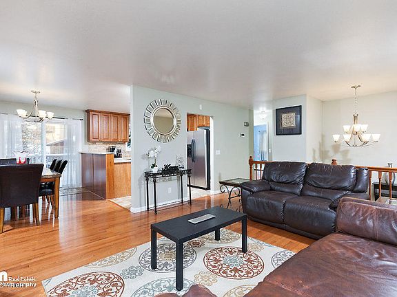 3rd image of 381 Fern Ln