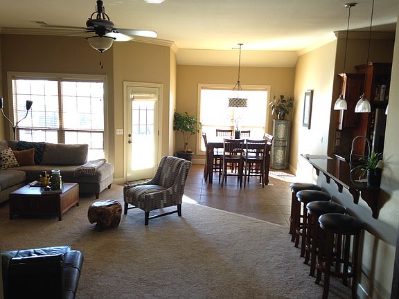 5th image of 100 NE Lake Forest Ln