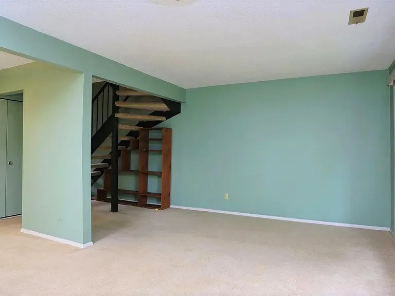 220 Elizabeth St #D4 — Photo 14