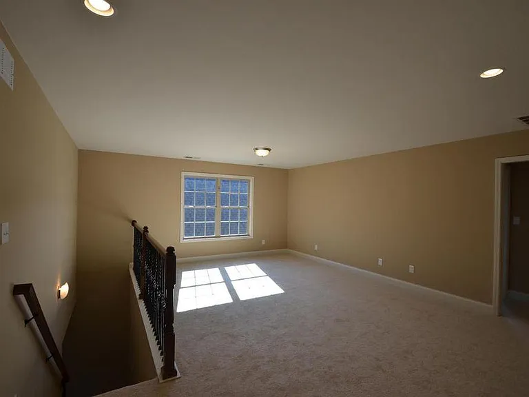 807 Urton Woods Way — Photo 2
