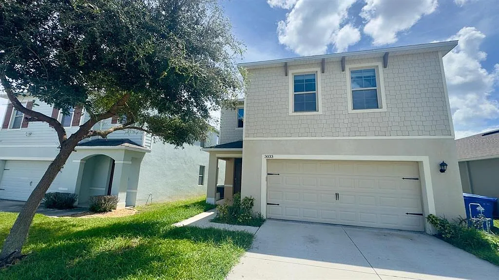 4 bed, 2.5 bath, 2904 sqft, $2,850 — Photo 1