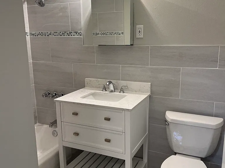 3346 S Whitnall Ave — Photo 10