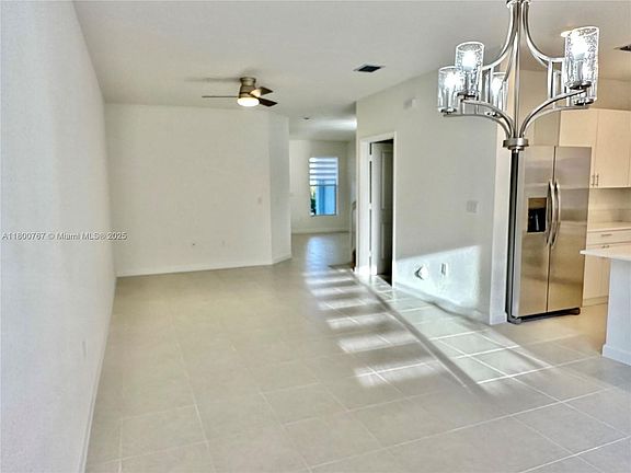 5th image of 114 SW 184th Pl #114