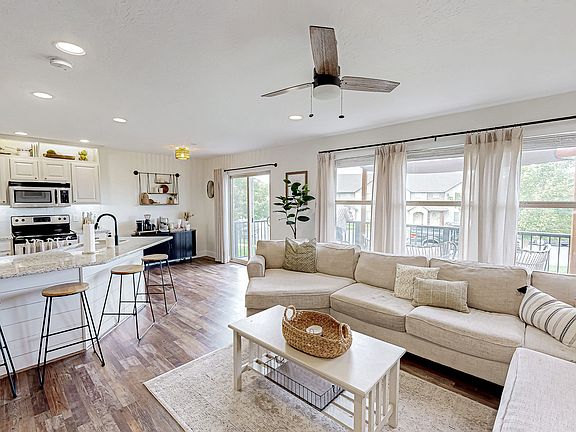 2nd image of 1207 Firefly Dr