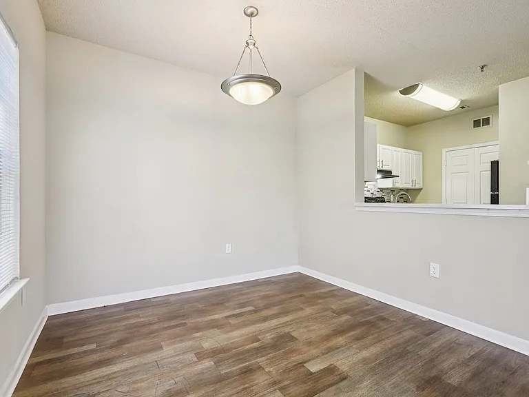 Brookside Park Apartments — Photo 77