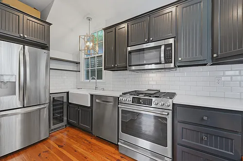 9 Bogard St #C Photo 1 9 Bogard St #C Photo 1