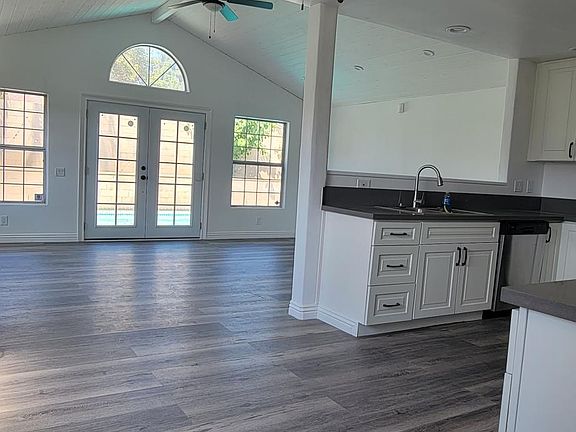 5th image of 1134 W Quince St