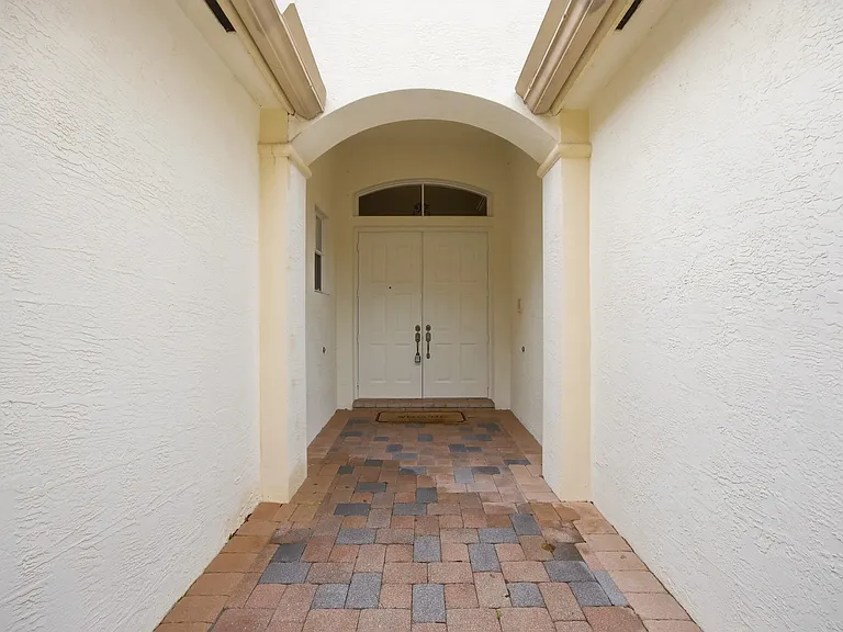 195 Sedona Way — Photo 4