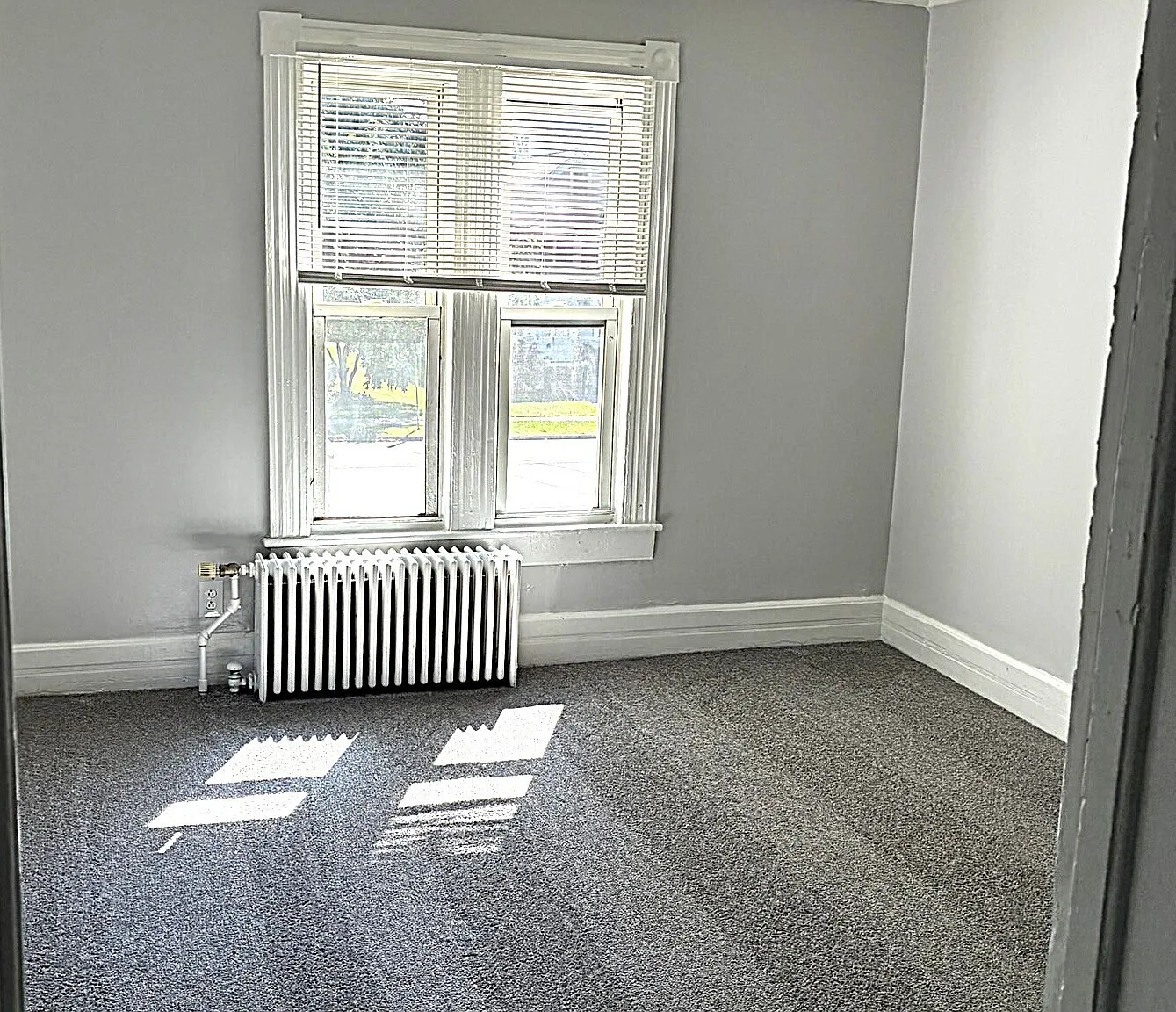 1 bed, 1.0 bath, 300 sqft, $1,300 — Photo 3