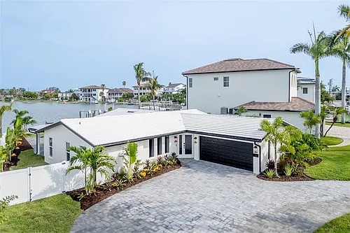 10350 Paradise Blvd Photo 1