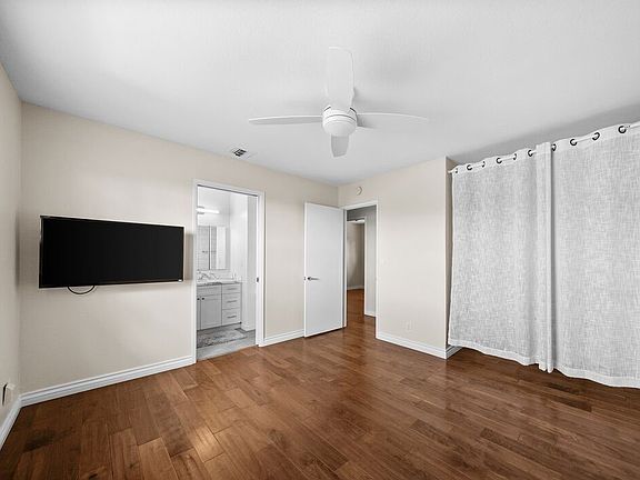 3rd image of 495A W Avenue 46 #A