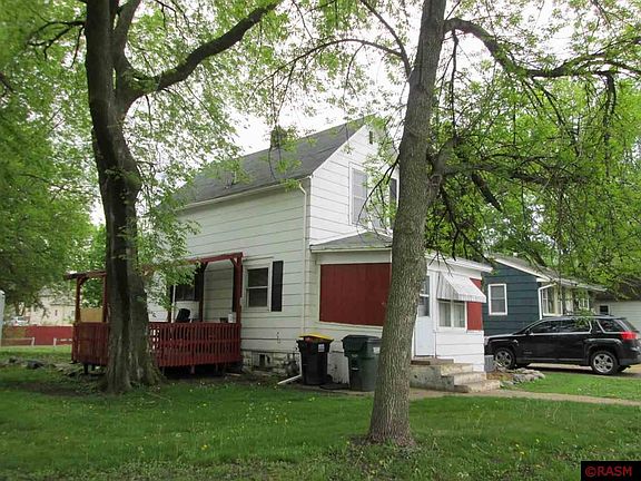 3rd image of 1046 1st Ave S