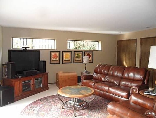 4th image of 630 Washington Ct