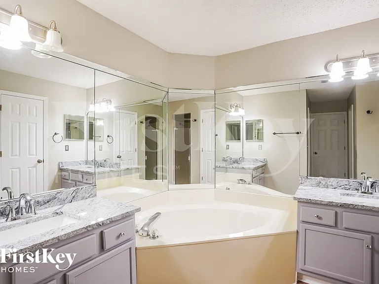 2388 Sophie Pl — Photo 10