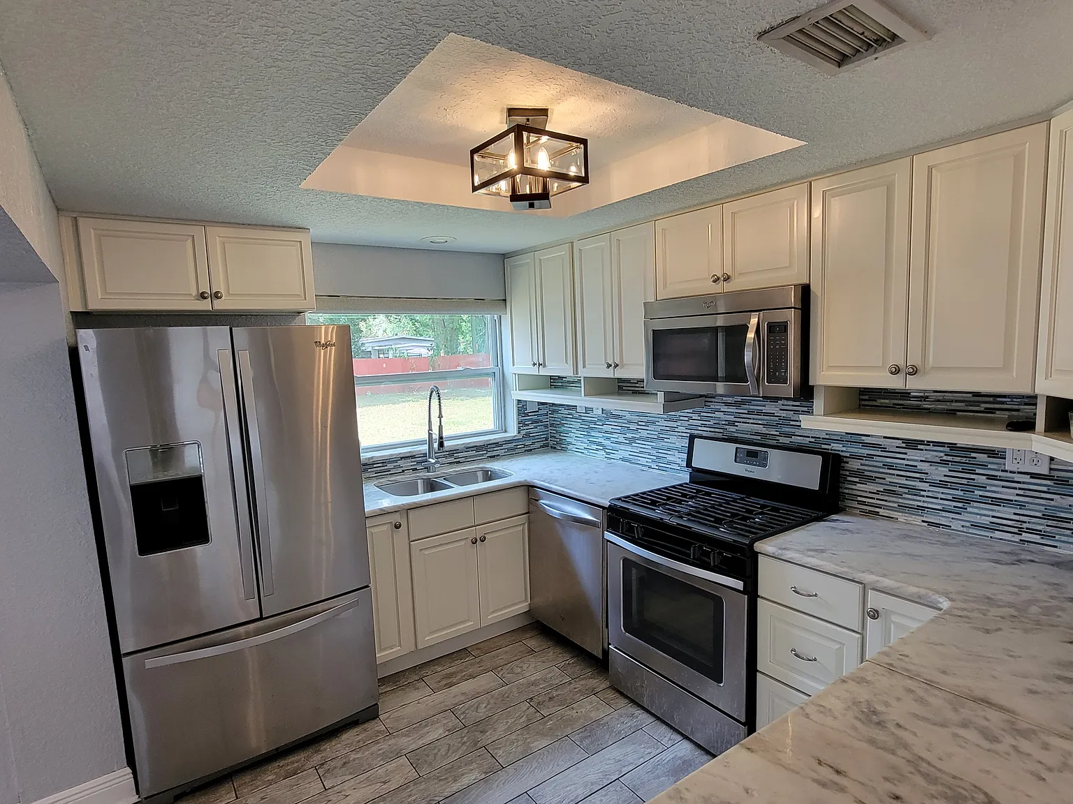 2 bed, 1228 sqft, $1,800 — Photo 4