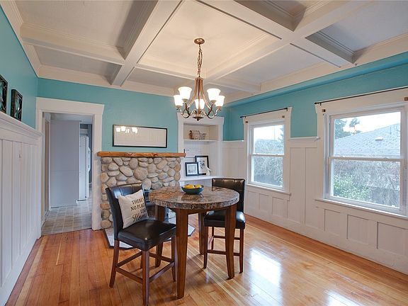 3rd image of 304 G St SE