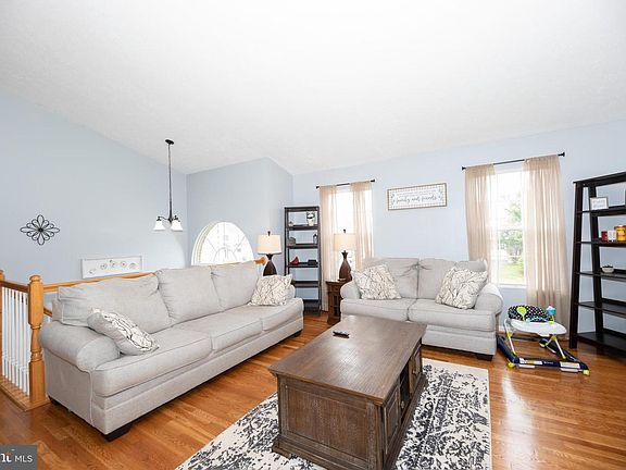 5th image of 111 Appomattox Dr