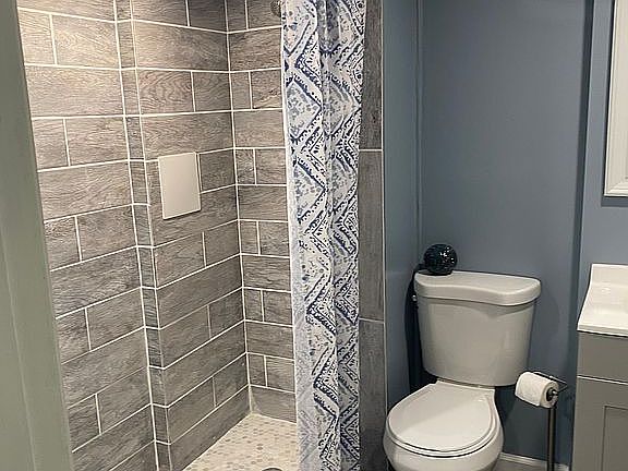 5th image of 2821 W Gilbert Ave