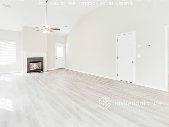 5th image of 3232 Tallon Ln SW