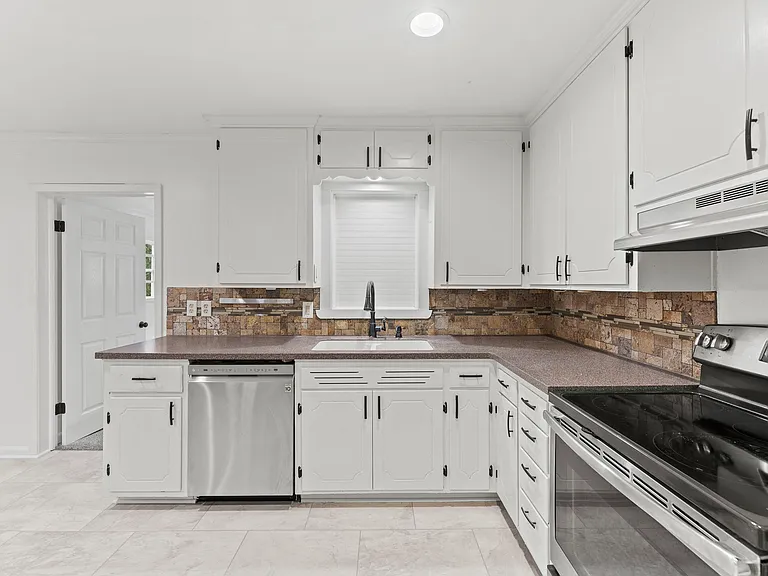 5706 Beverly Ave — Photo 5