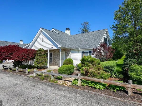 2114 Bayberry Ln, York, PA 17403