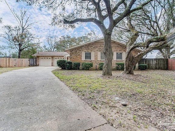 4th image of 214 Strickland Pl