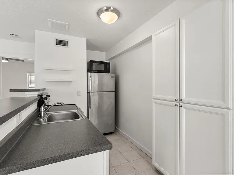 509 Highland Ave — Photo 5