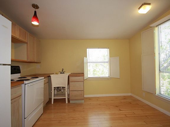 5th image of 455 Eleanor Ave APT 3