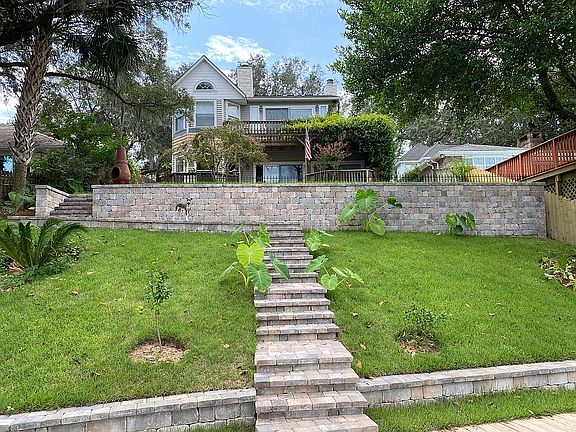 4th image of 961 Zachary Ln