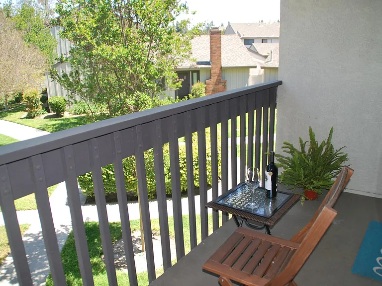 Direct access to balcony from master bed