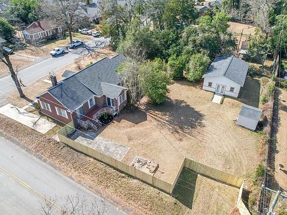 4th image of 900 Naples Ave