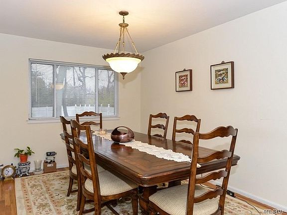 3rd image of 1154 Glen Cove Ave