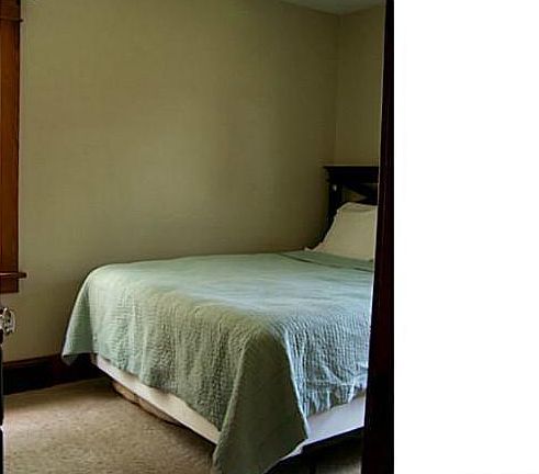 5th image of 227 Stillwell Ave