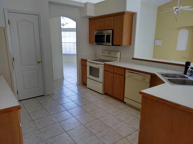 3238 Countryside View Dr — Photo 4