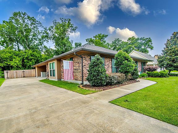 2nd image of 251 Lake Crescent Cir