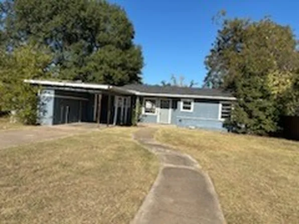 1805 Bowie Dr, Corsicana, TX 75110