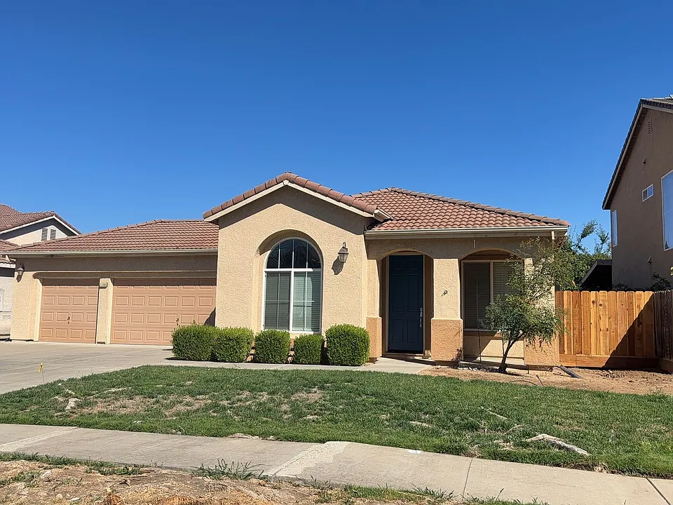 2390 River Rock Dr