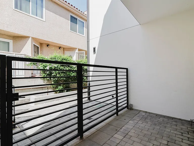 536 E San Jose Ave — Photo 26