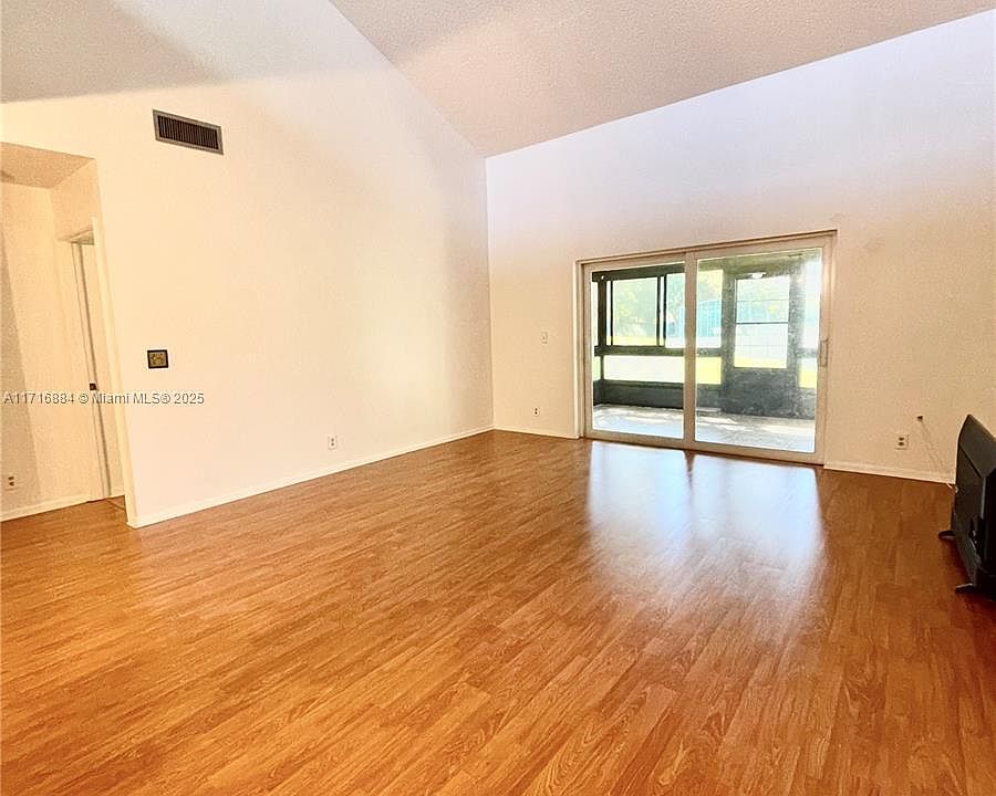 1st image of 612 Woodgate Ln