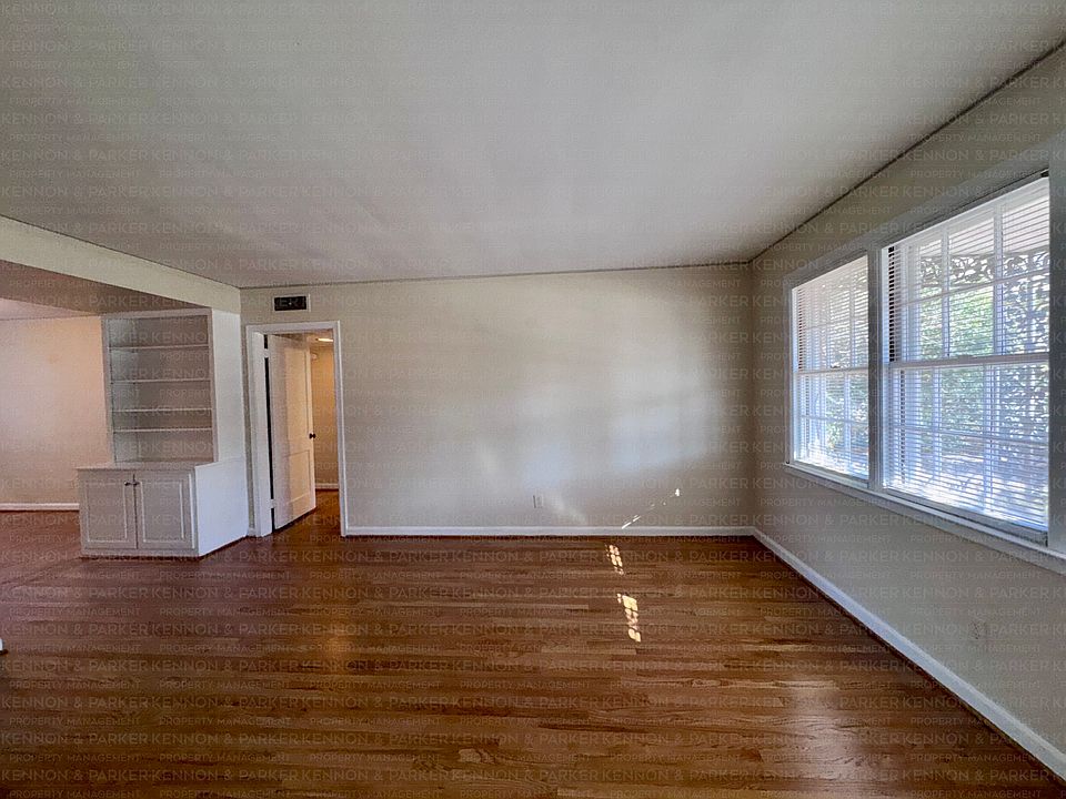 Welcome in! (Living Room)