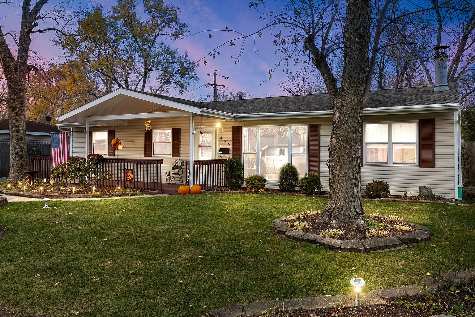 470 Oakwood Rd photo 1