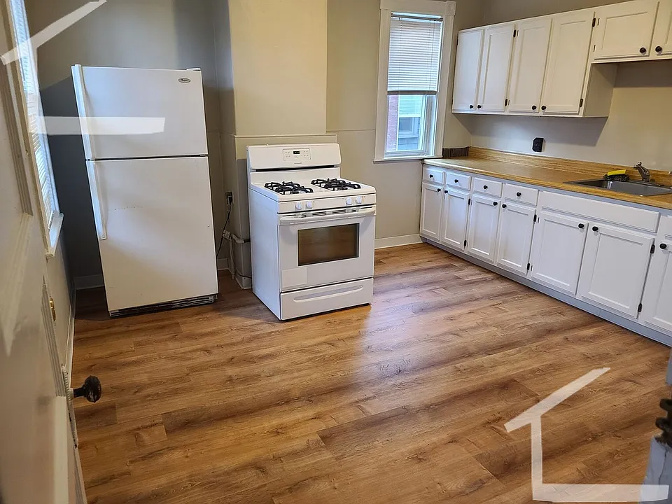 348 Faneuil St #4